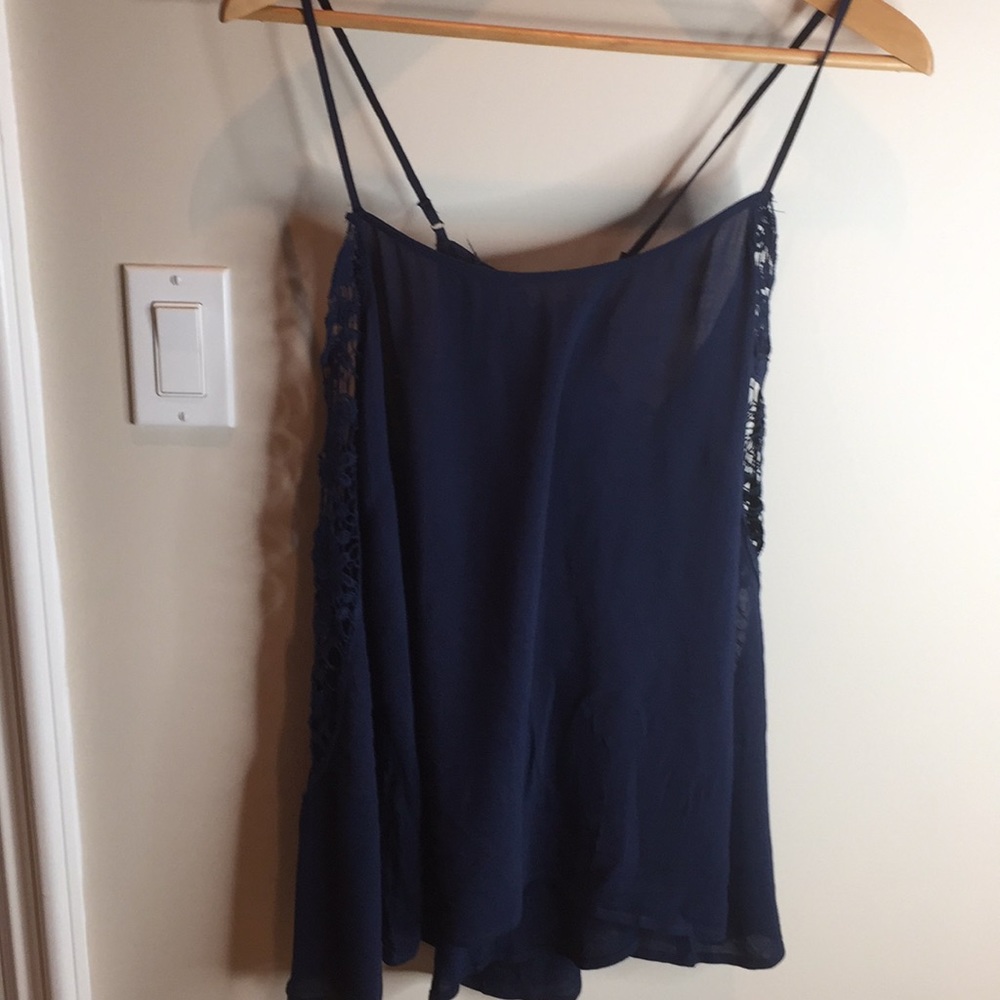 Final Price Drop ! Cold shoulder bell sleeves - Picture 7 of 8